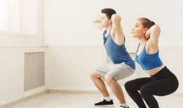 深蹲跳的标准动作视频,高效燃脂塑形运动技巧